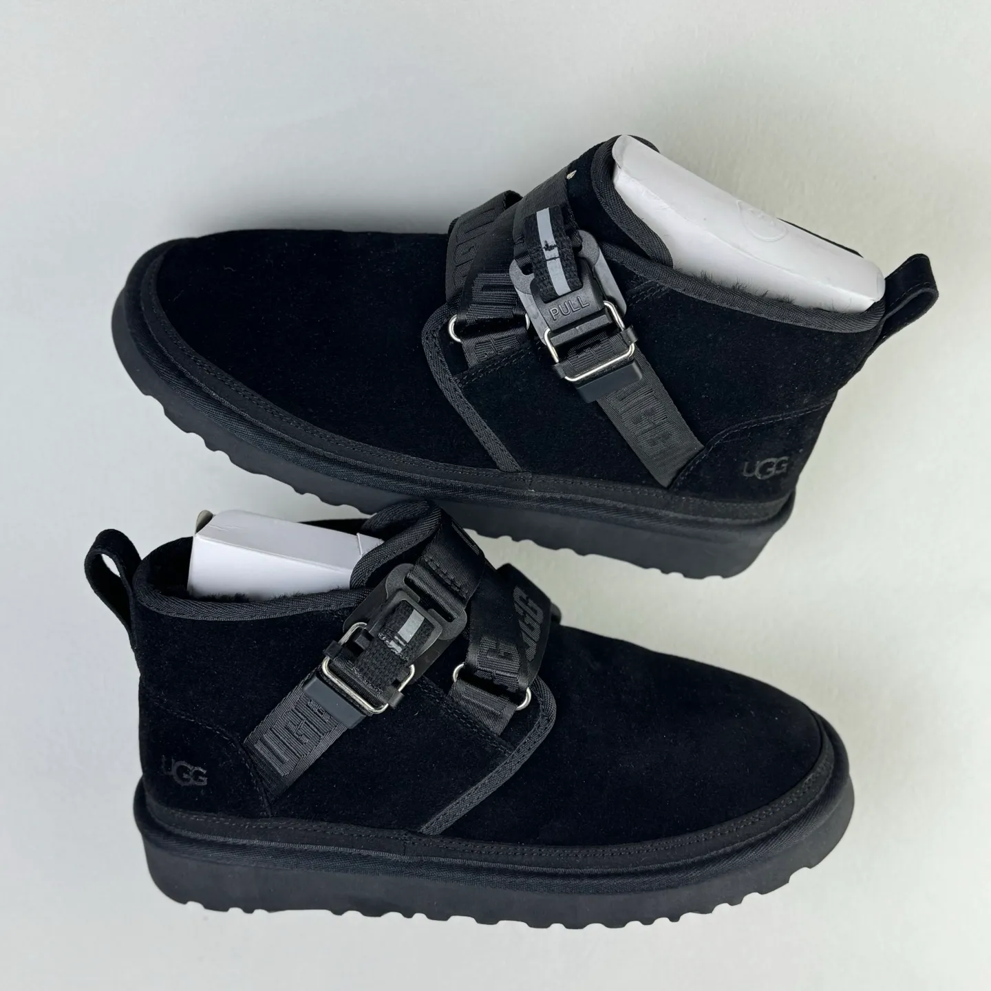 Local 💰640 Guangzhou top version Pay attention to differentiate the market. UGG classic series is renewed. Quick buckle straps inject functional style into Newm. Refresh the street style with UGG Asia Pacific spokesperson Wang Yibo! Size 39 40 41 42 43 44#